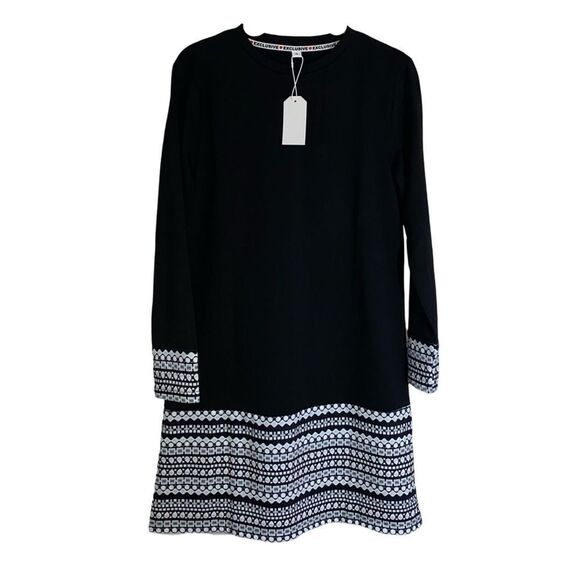 Exclusive Black and White Geometric Shift Dress Medium - Picture 1 of 9